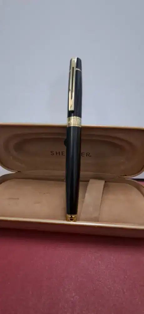 Sheaffer Made in USA Rollerball Prelude Glossy Black Gold pen