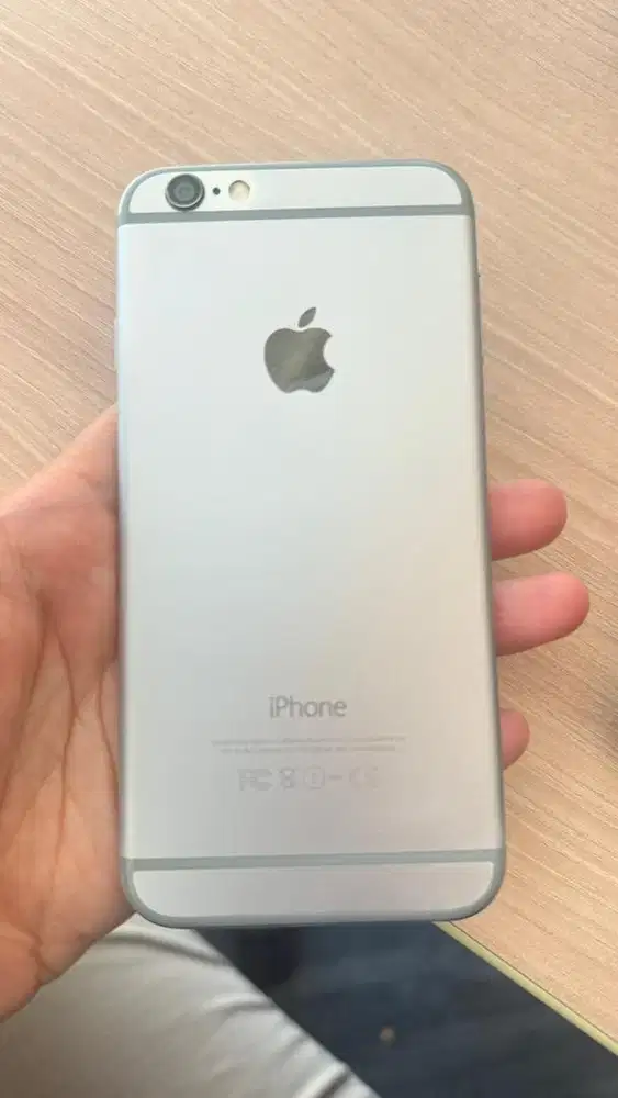 wts Iphone 6 silver bekas