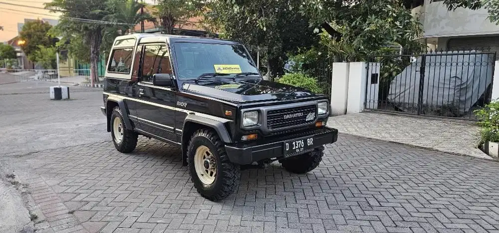 Rocky F75 4x4 th 1995 Last Edition,99%original cat dan Interior,Antik