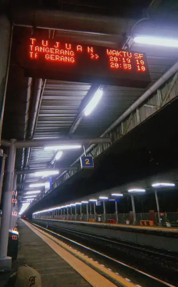 pencari kerja wanita umur 22 tahun