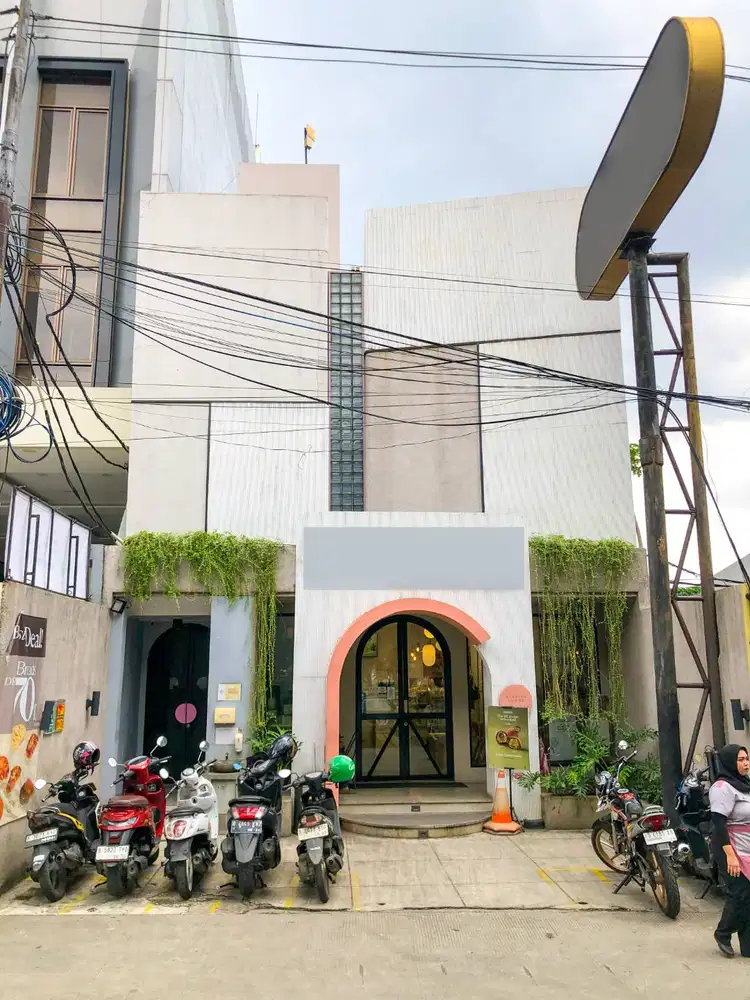 Ruko Komersil Stategis 3 Lantai Jalan KH Noor Ali Kalimalang - Kota Be