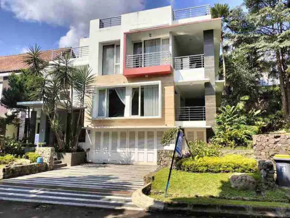 DIJUAL RUMAH MEWAH (nego) semi villa (view dago bandung + punclut),di resort dago pakar,kawasan bandung utara