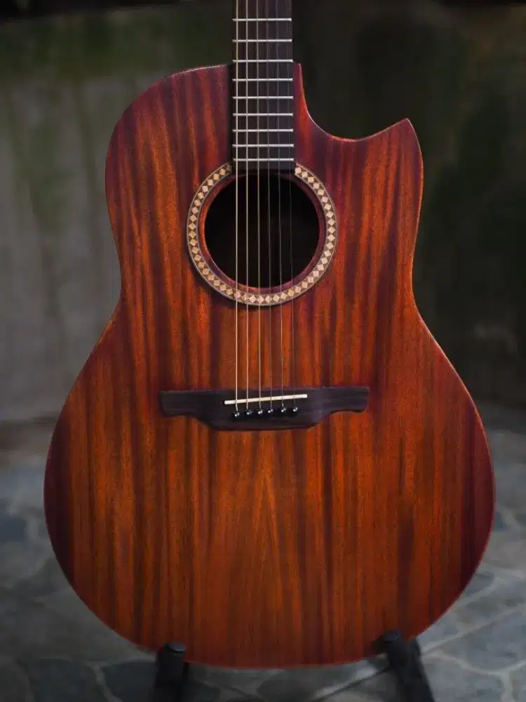 Akustik all solid handmade