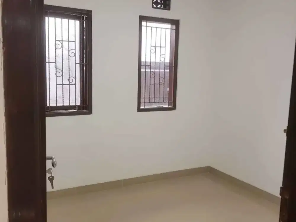 DISEWAKAN RUMAH 1,5 LANTAI SIAP HUNI DI KOPO PERMAI 2 BANDUNG