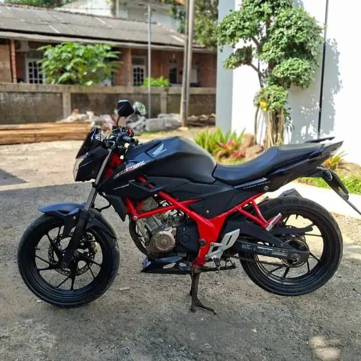 Honda CB 150R 2016 Streetfire Plat B DKI