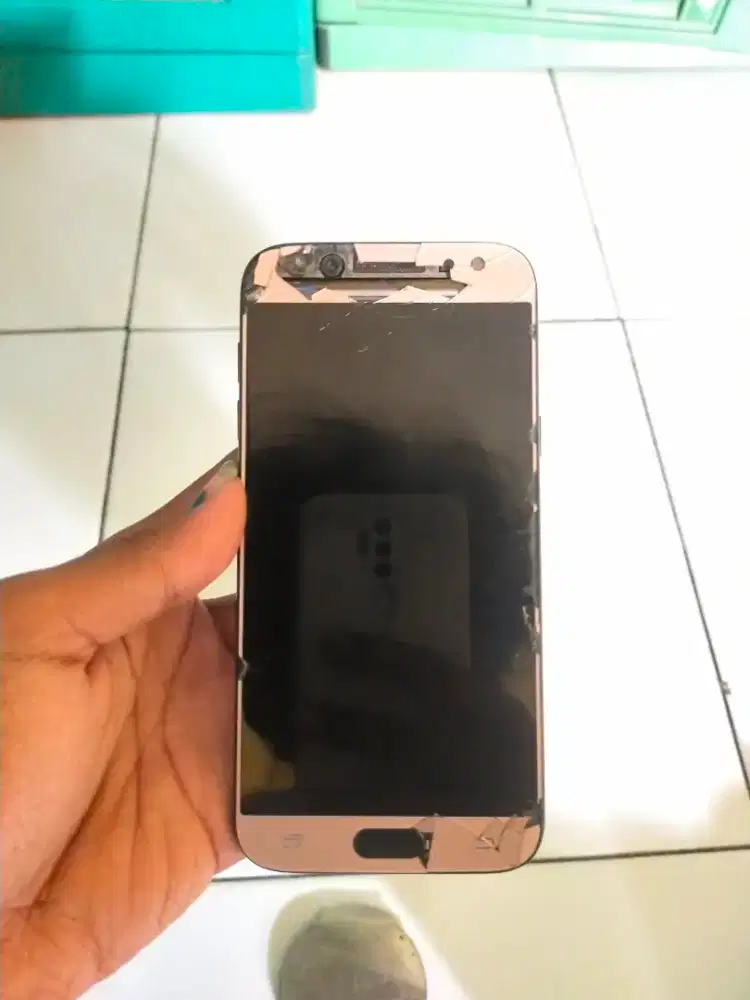 Handphone Samsung J5 PRO
