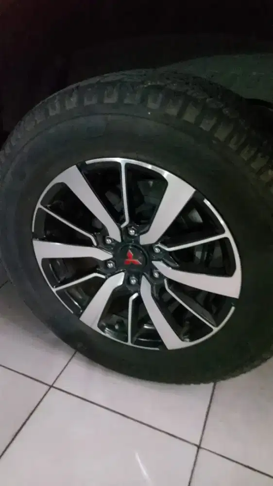 Velg pajero + ban ring 18, 5 buah