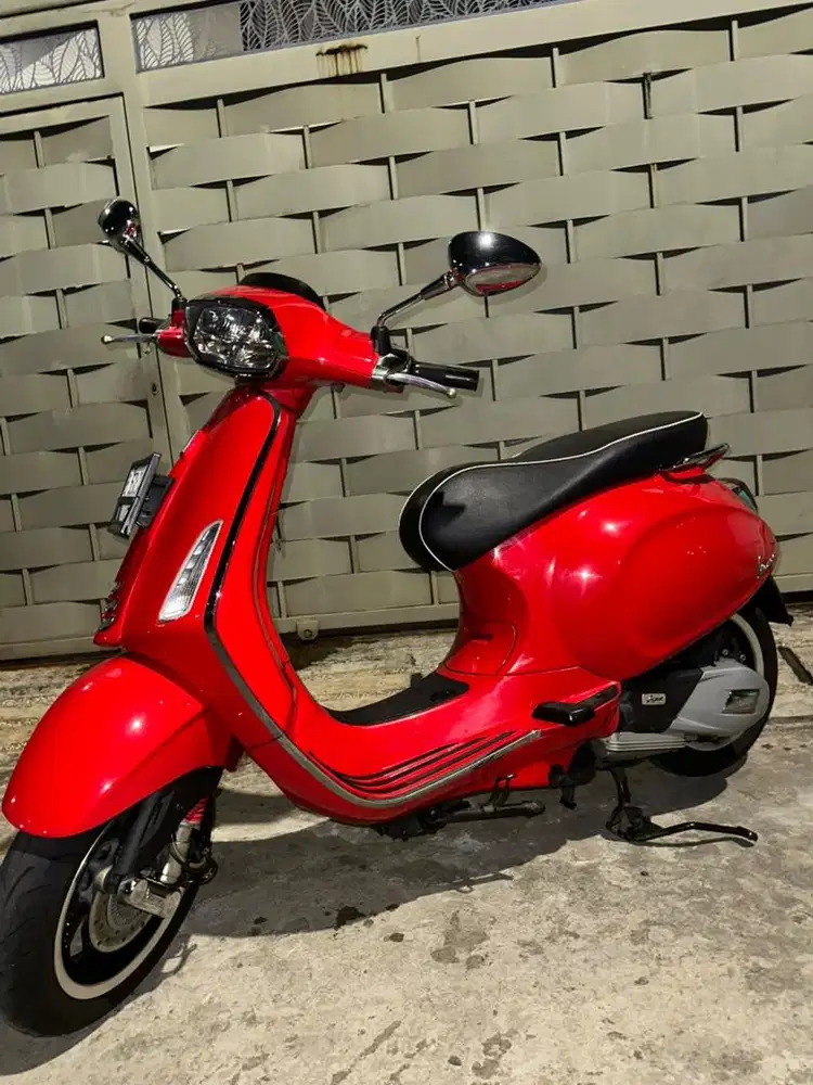 Jual Vespa matic sprint i-get 150 ABS Red glossy