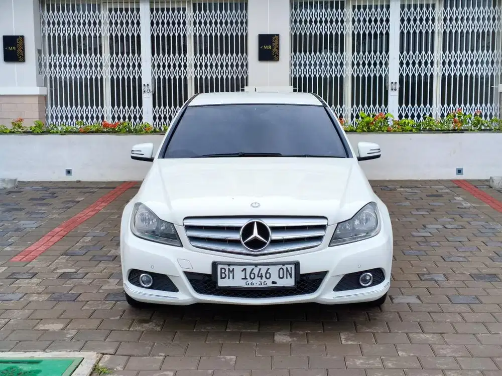 Mercedes Benz C 200 Avantgarde 2012 Automatic