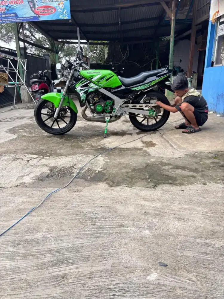 Kawasaki ninja R150 tahun 2008 hijau suriken