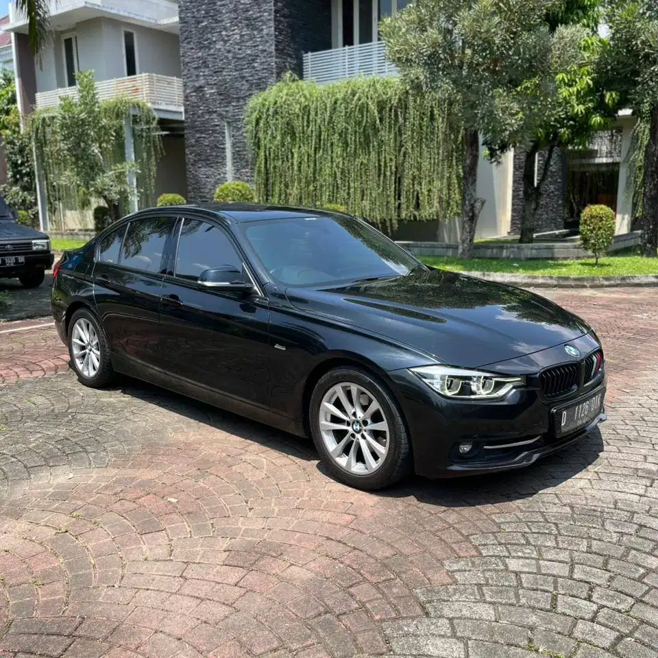 BMW 320i F30 LCI Sport Matic 2016 FACELIFT DP Minim Kredit Murah