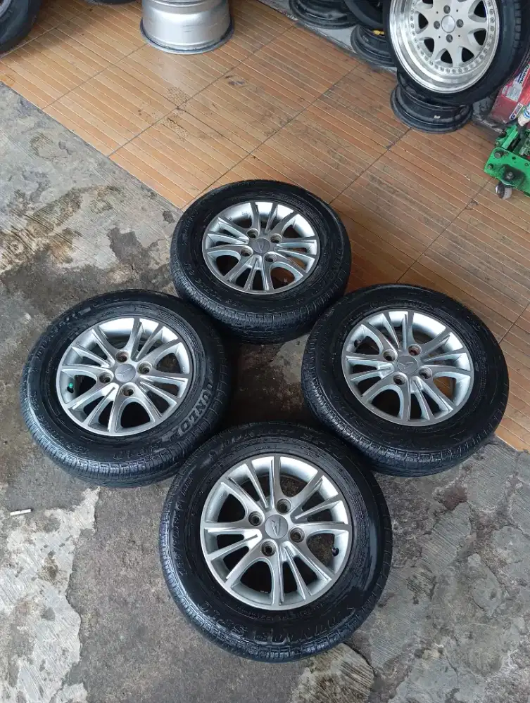 VELG OEM NEW XENIA RING 14 PCD 4X114 PLUS BAN