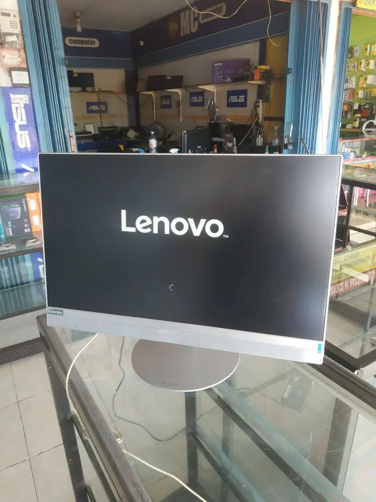 PC AIO lenovo irit daya / Core i5 gen 8 / Ram 4gb / HDD 2tb