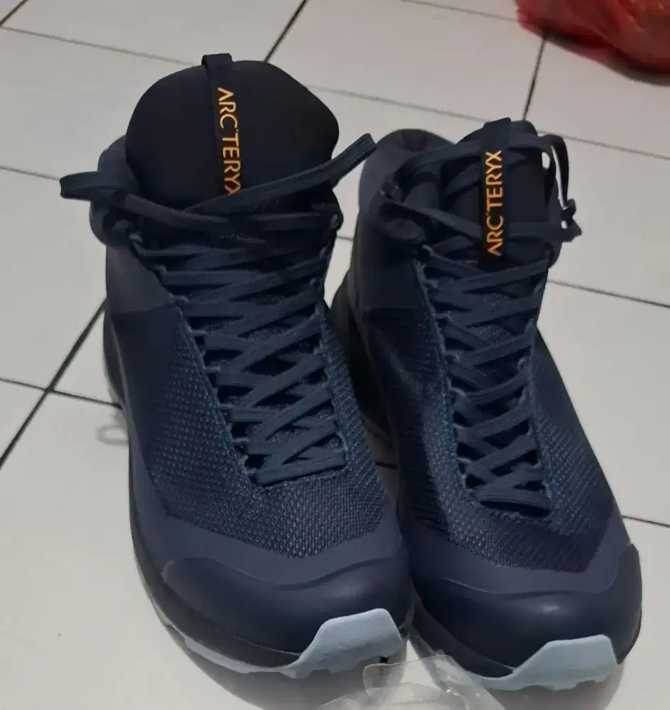 Sepatu arcteryx gore tex BNWT