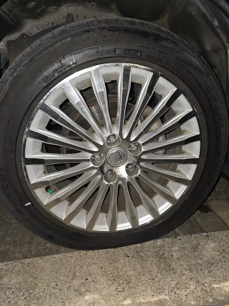 VELG MAJESTA CROWN RING 18 (4 PCS)