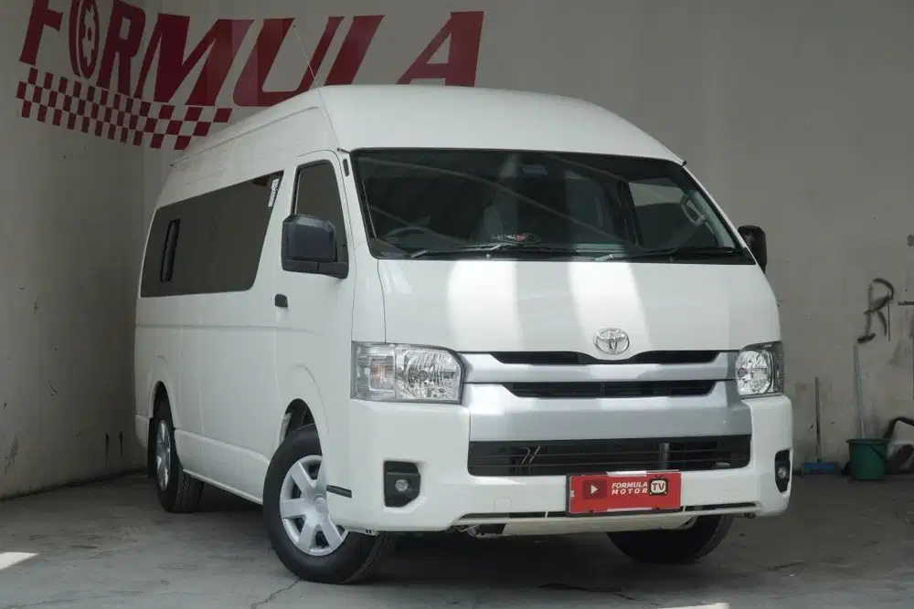 TOYOTA HIACE COMMUTER MANUAL 2025