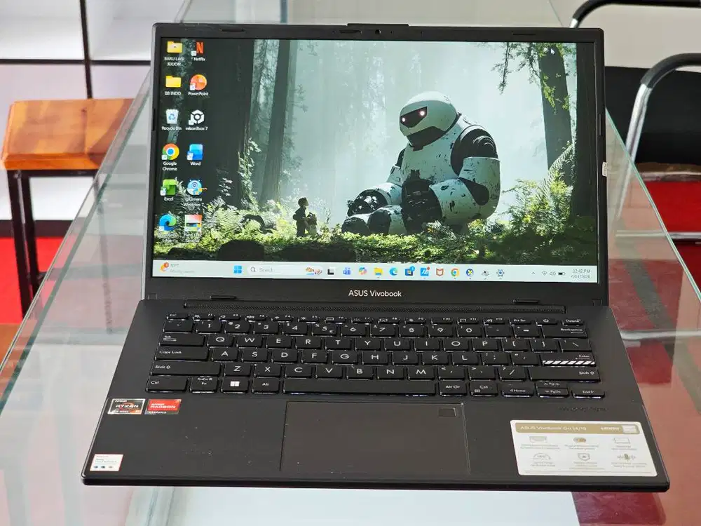 ASUS VIVOBOOK GO 14 E1404FA AMD Ryzen 5 7520U Ram 8 GB SSD 512 GB AMD