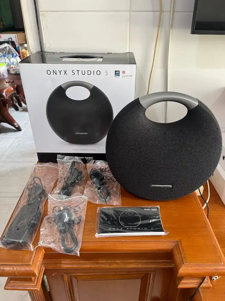 Harman Kardon Onyx Studio 5 Original New