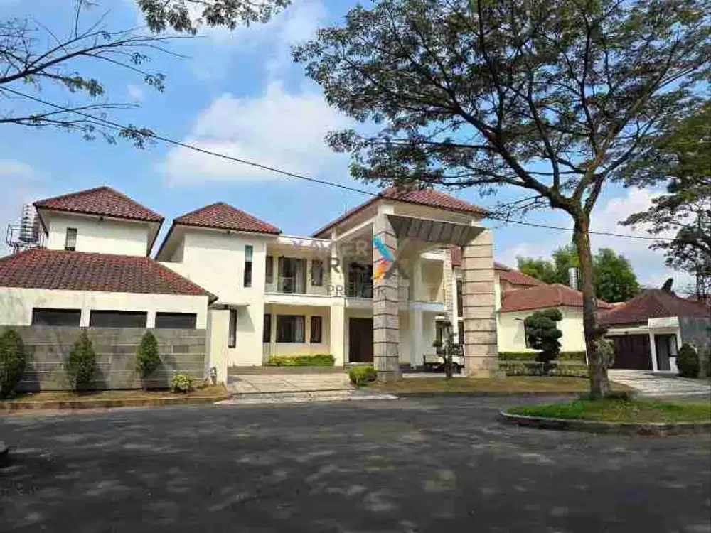 Dijual Rumah Megah Hitung Tanah Dengan Private Pool Di Boulevard Ijen Nirwana Malang