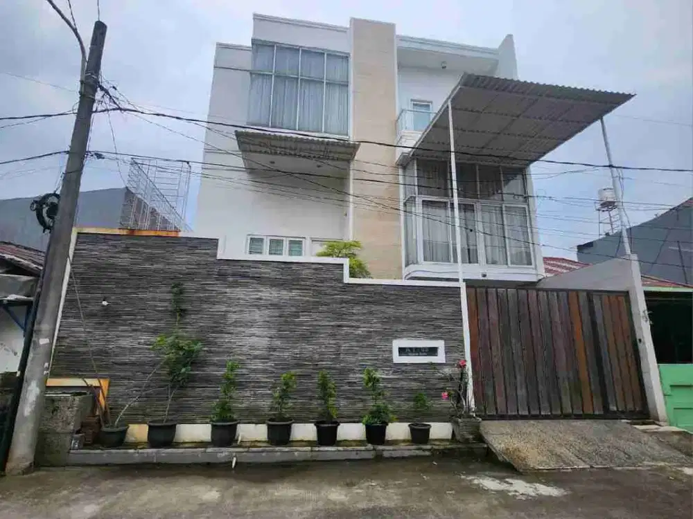 Dijual Rumah Aesthetic 3 Lantai Full Furnish