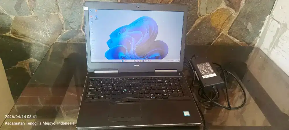 LAPTOP DELL PRECISION 7520 GEN -7, CPU XEON, i7, 32 GB 15 Inchi