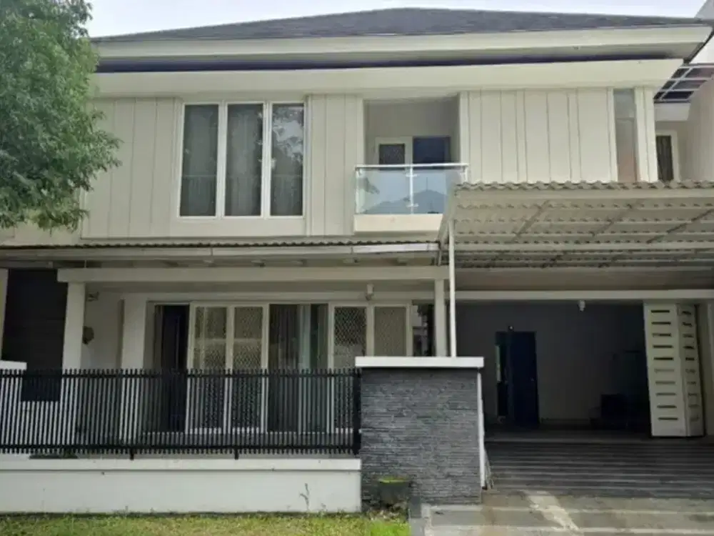 Rumah Pakuwon City Minimalis Strategis Row Jalan 3 Mobil