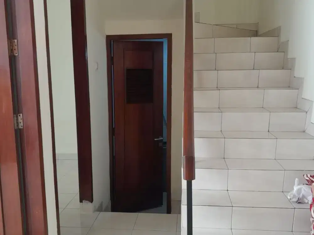 Di sewakan rumah 2 lantai di cluster harmoni harapan indah