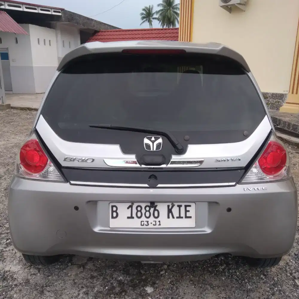 Honda brio e satya 2016