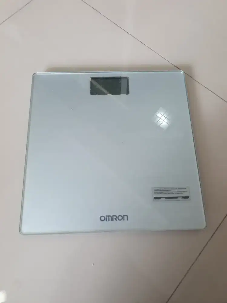 Timbangan Badan Digital OMRON HN 286 Seken Bekas Pakai No Dus Bagus