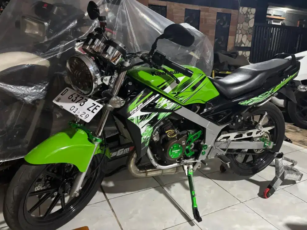 Kawasaki ninja R150 tahun 2008 hijau suriken
