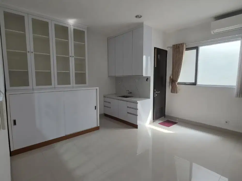 Jual Cepat Rumah Murah 2,5 Lantai Full Renov dan Semi Furnish - Cluster Mississippi L8 Jakarta Garden City, Cakung 029