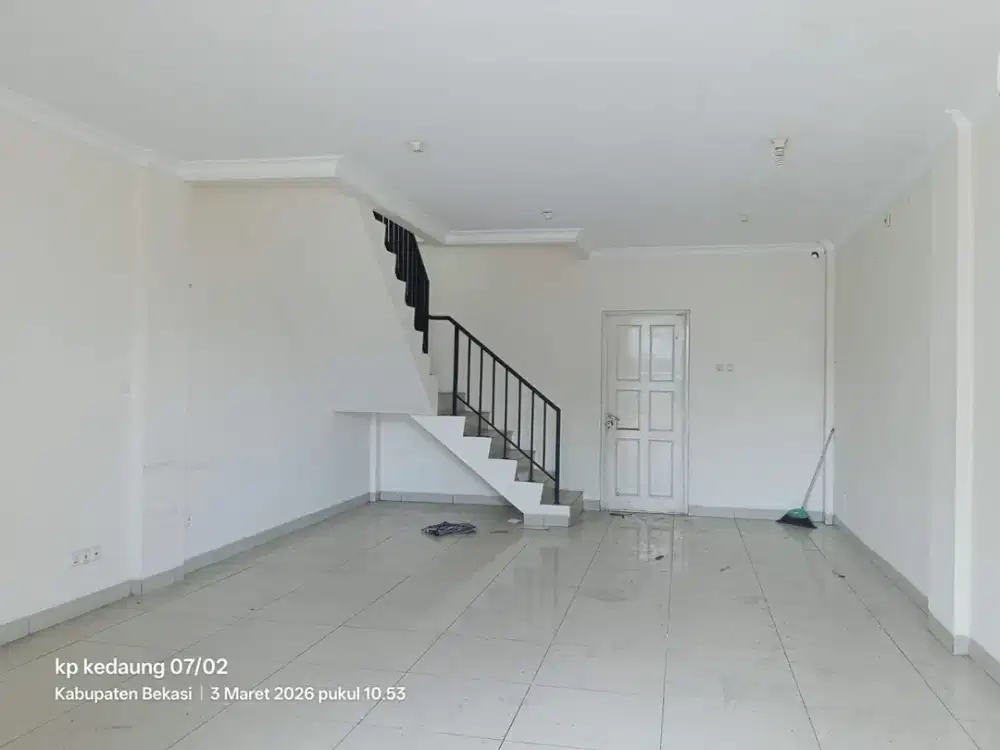 Di sewakan ruko symphoni 3 lantai harapan indah bekasi barat