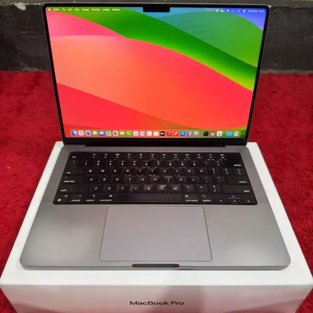 Macbook m1 pro 2021 14 inch ram 16gb ssd 512gb fullset siap pakai