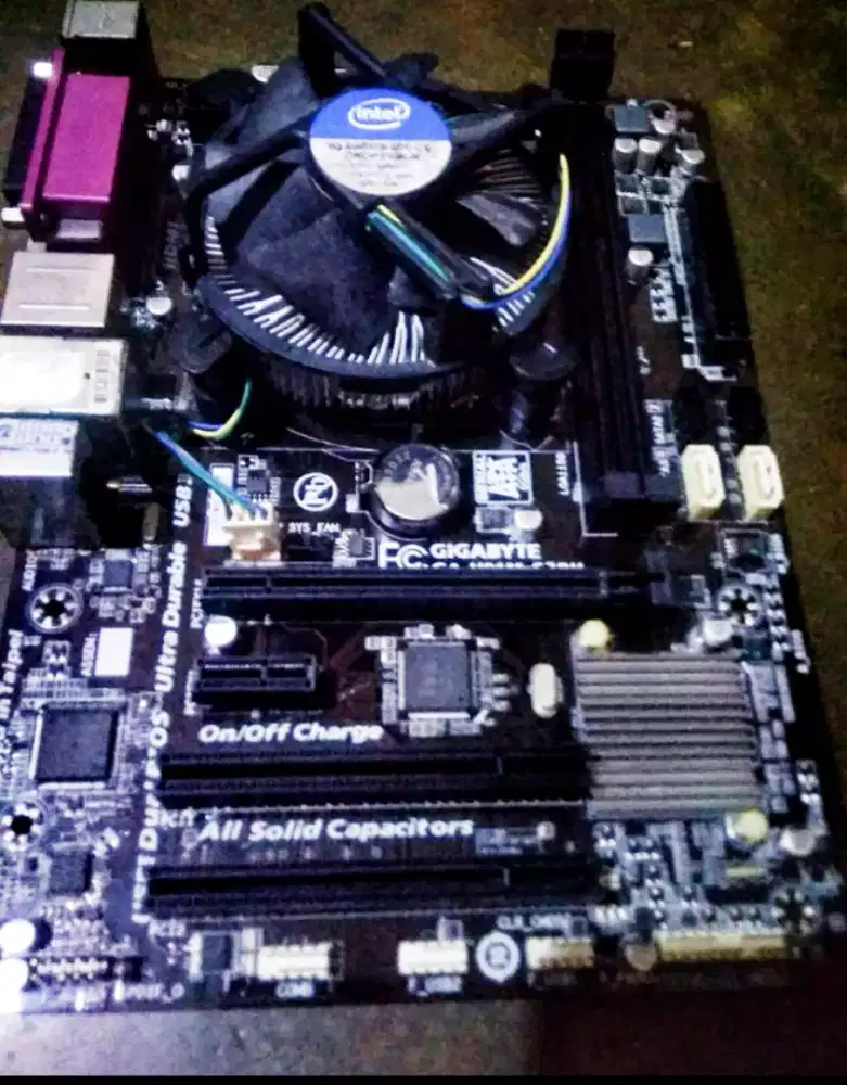 MOTHERBOARD 1155 ASROCK h61M DGS/PROCECOR INTEL CORE I3 3220JAKSEL
