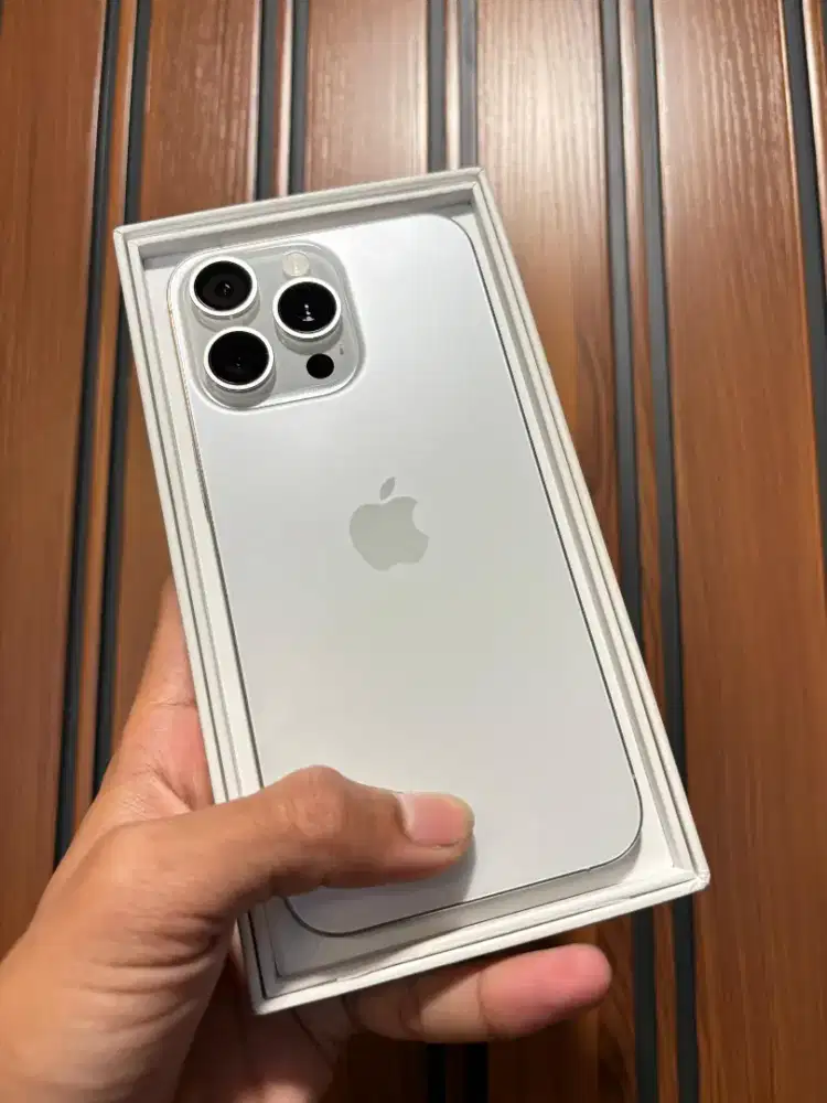iPhone 15 pm white titanium 256gb iBox