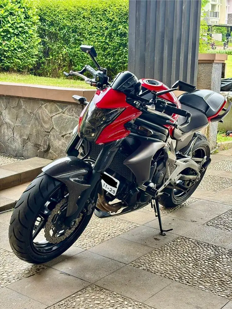 Kawasaki ER6N 2012 Red Mint Condition, Very Lom KM, include Mods