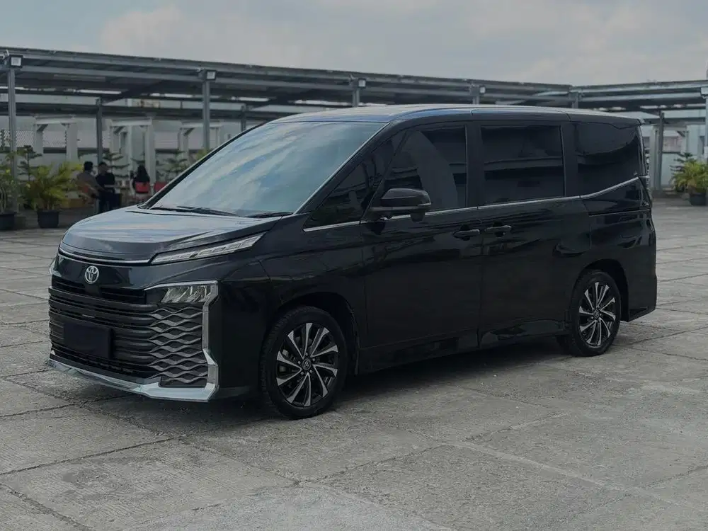 Toyota Voxy Pemakaian 2023 NIK 2022 Low KM 39k