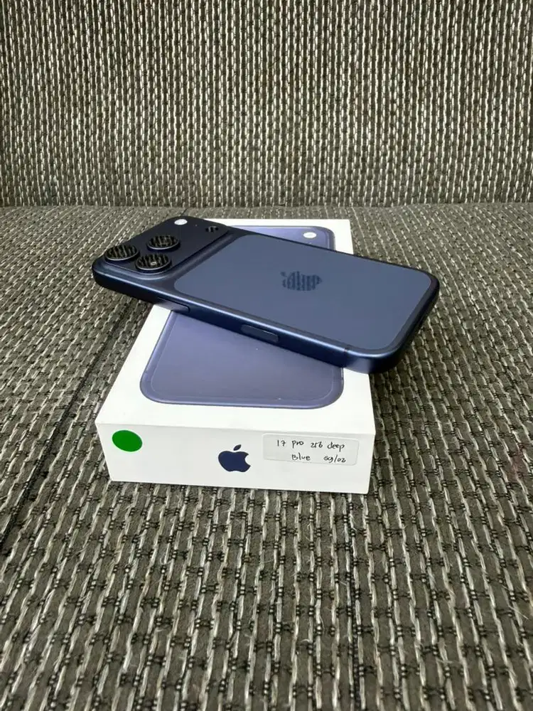 iPhone 17 Pro 246Gb Deep Blue