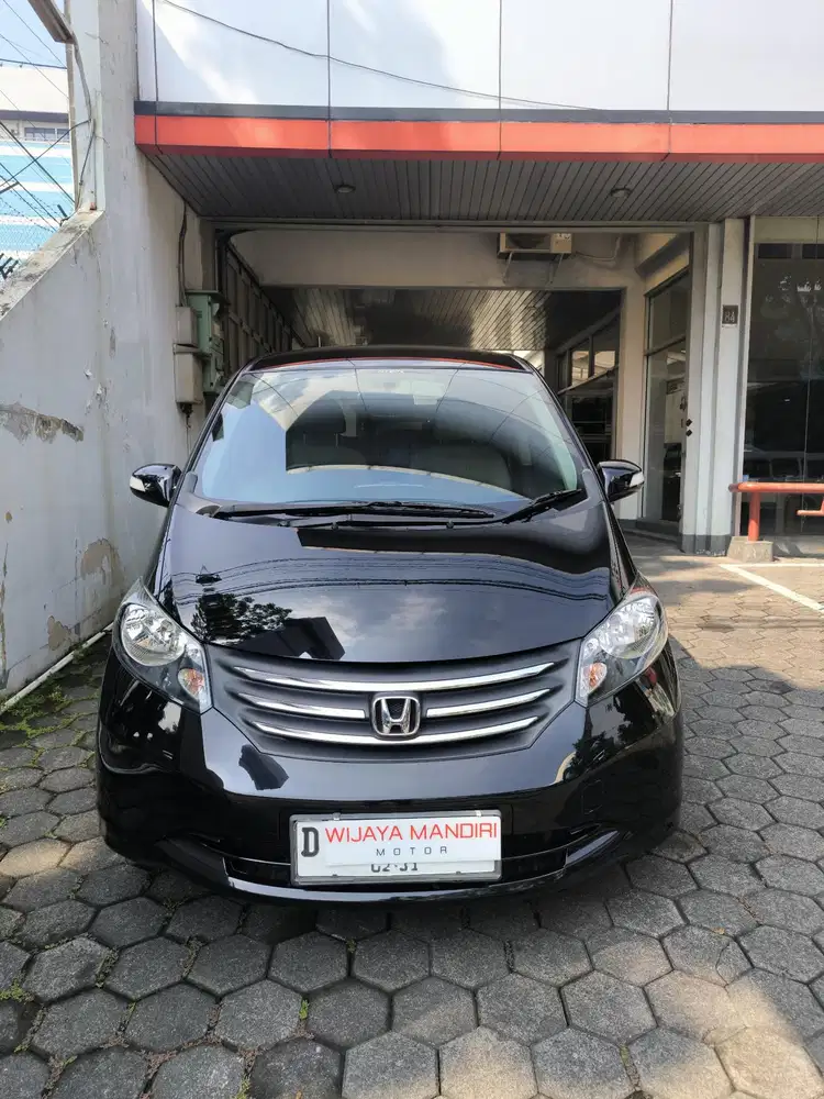 HONDA FREED 1.5 E PSD A/T 2010