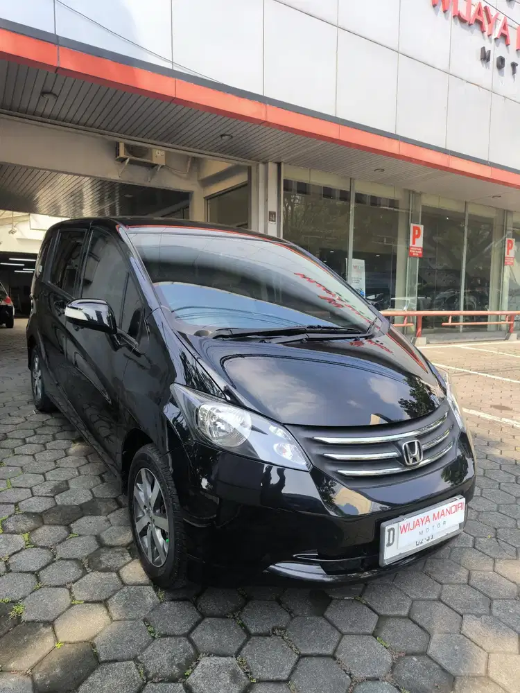 HONDA FREED 1.5 E PSD A/T 2010