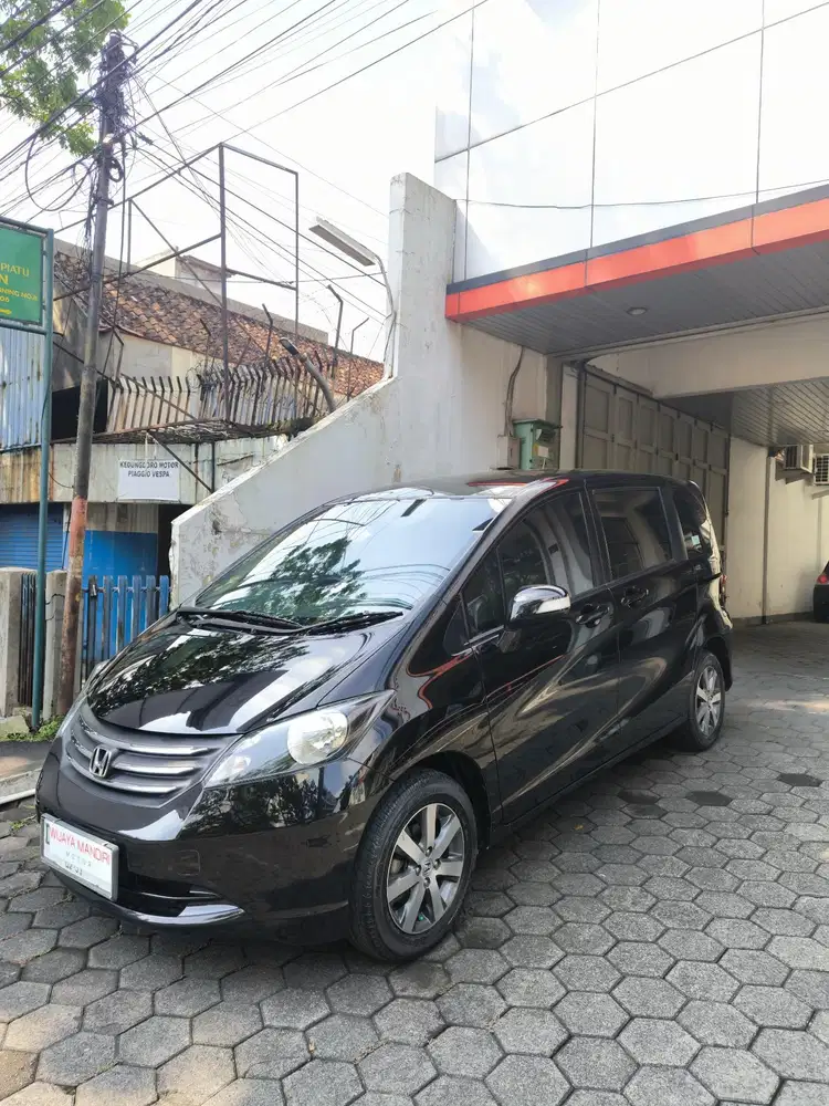 HONDA FREED 1.5 E PSD A/T 2010