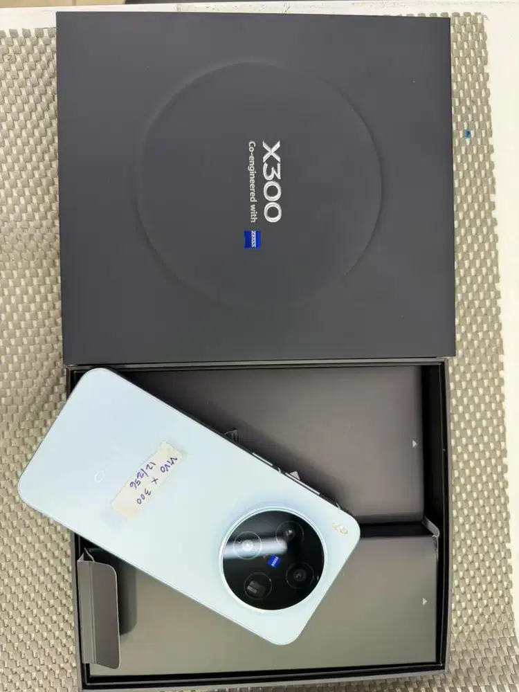 Second Vivo x300 5G 12/256Gb Garansi Resmi Fullset Original