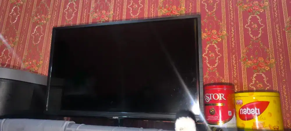 DIJUAL TV LED 28