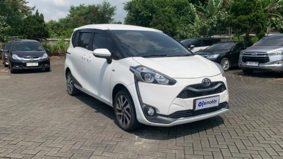 DP RENDAH Toyota Sienta 1.5 V Bensin-AT 2021 UZB