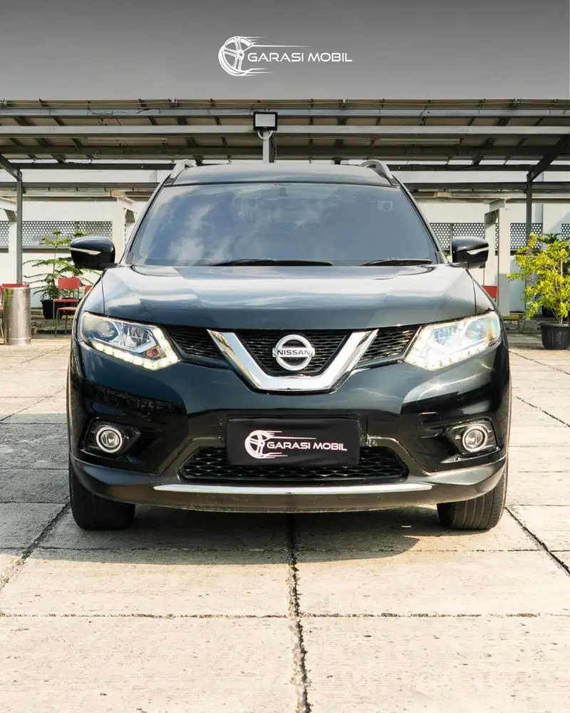 Nissan X-Trail 2.5 CVT 2016 AT Hitam Low KM !!!