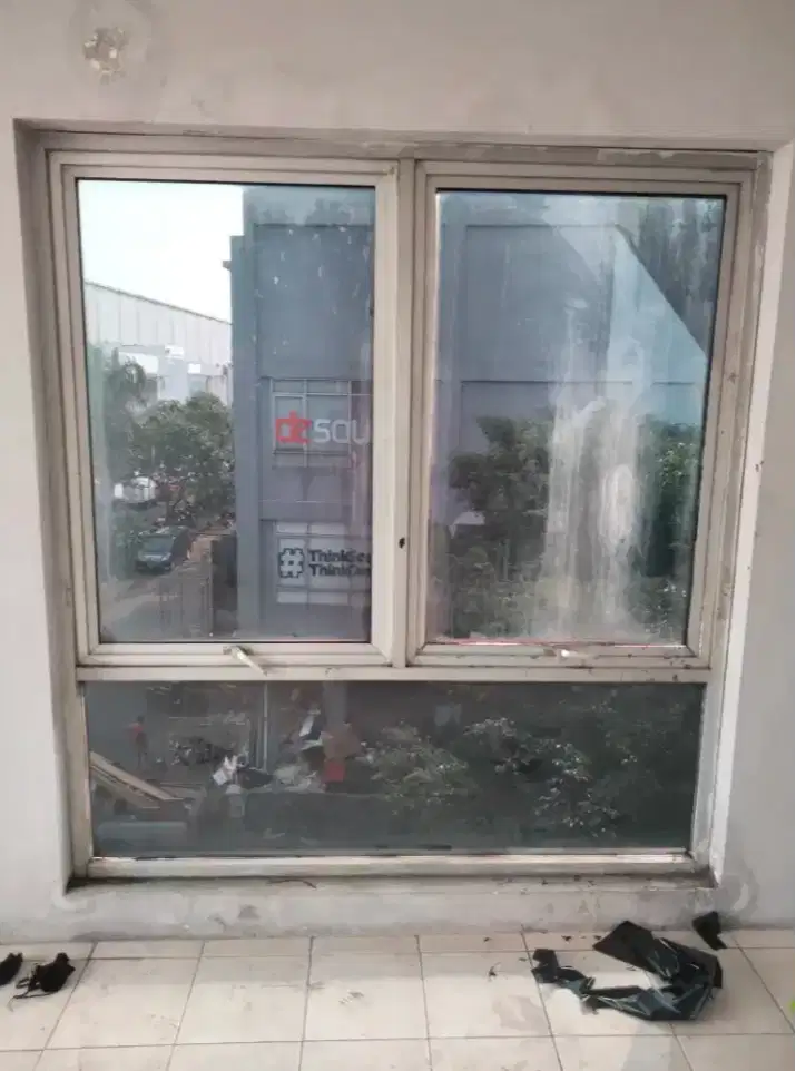 PUSAT STIKER KACA FILM KANTOR SANDBLAST PRINT CUTTING STICKER KACA ES