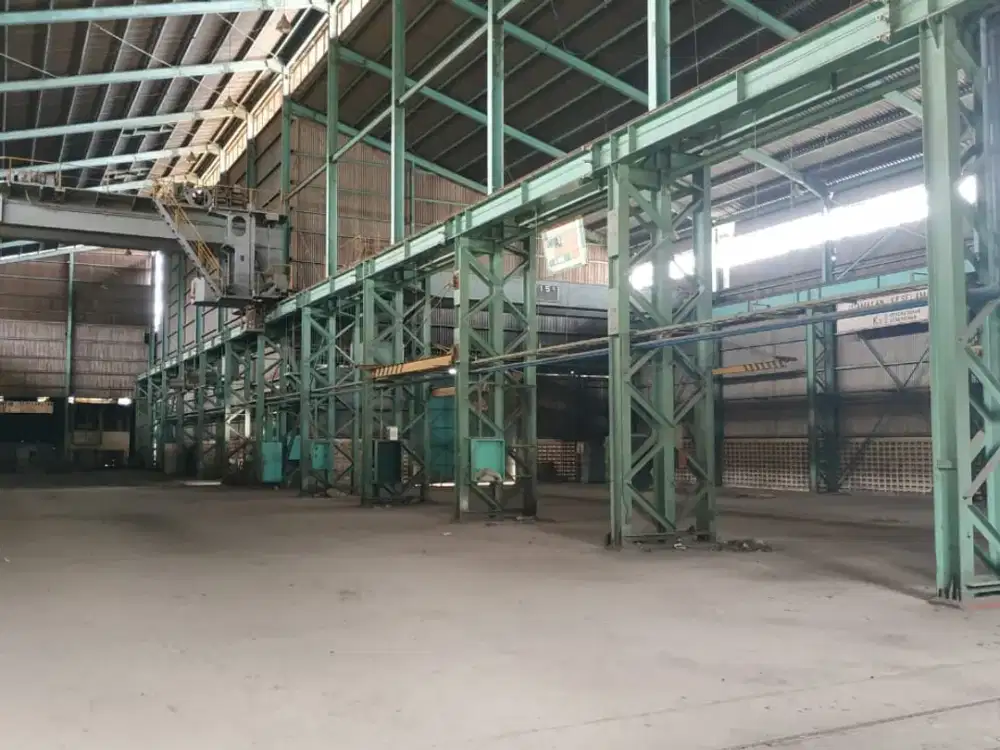 Barang Langka! Gudang di Cakung Cilincing Raya, Luas Bangunan 4.400 M2