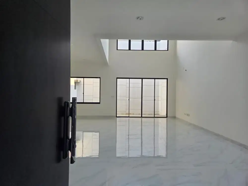 Disewakan Rumah di Villa Pasir Putih di PIK 2, Uk.10x20m2, Kosongan
