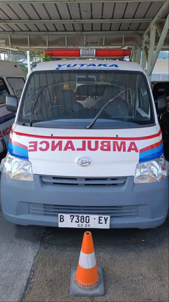Ambulance Daihatsu GrandMax tahun 2029