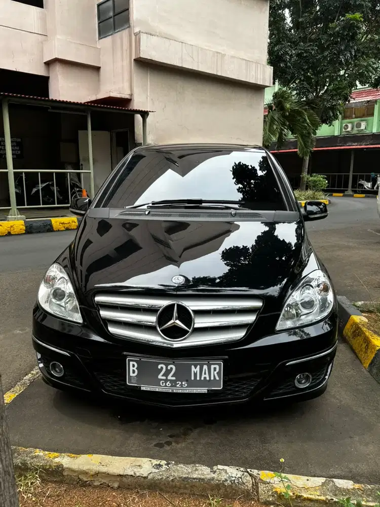 Mercedes-Benz B180 2011 Bensin